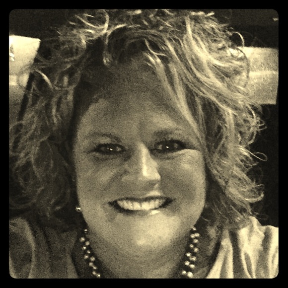 Meet your Posher, Lorri - Picture 1 of 1